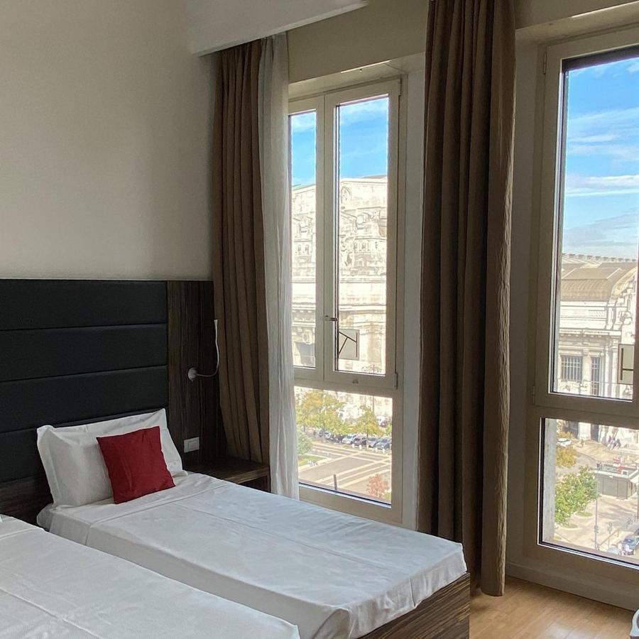 Ih Hotels Milano Centrale Guest House Buitenkant foto