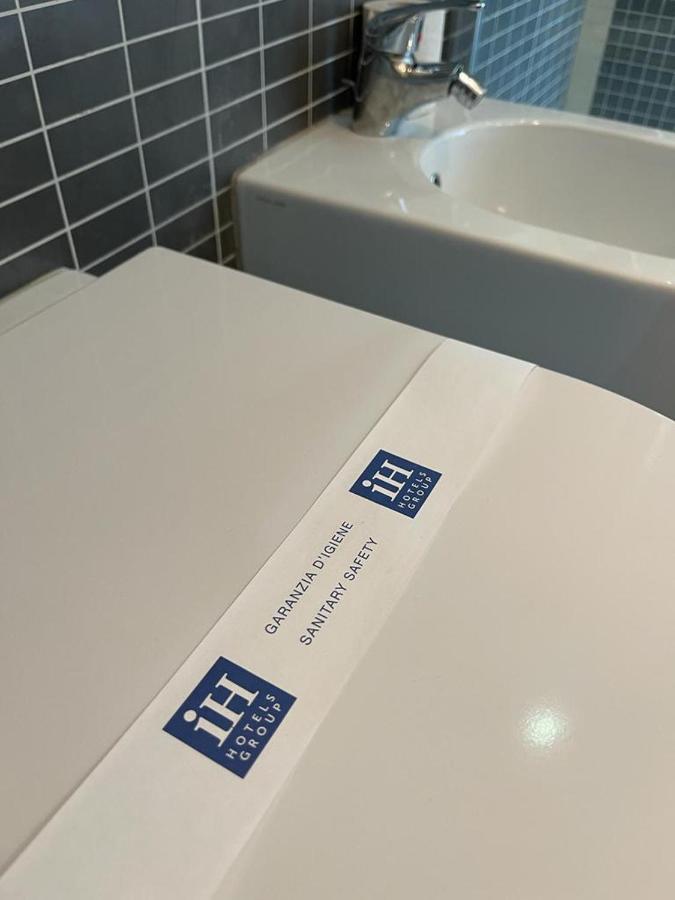 Ih Hotels Milano Centrale Guest House Buitenkant foto