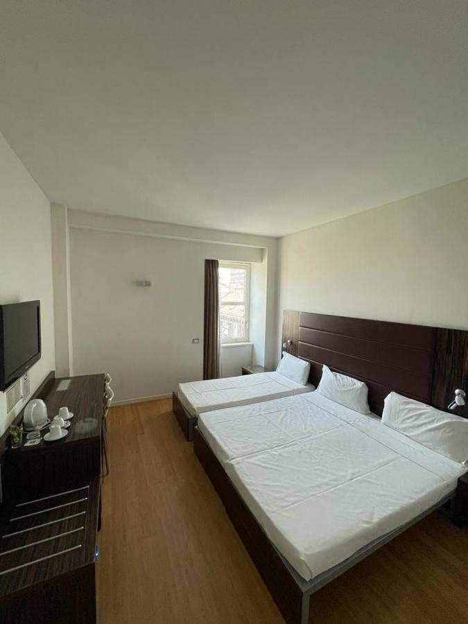 Ih Hotels Milano Centrale Guest House Buitenkant foto