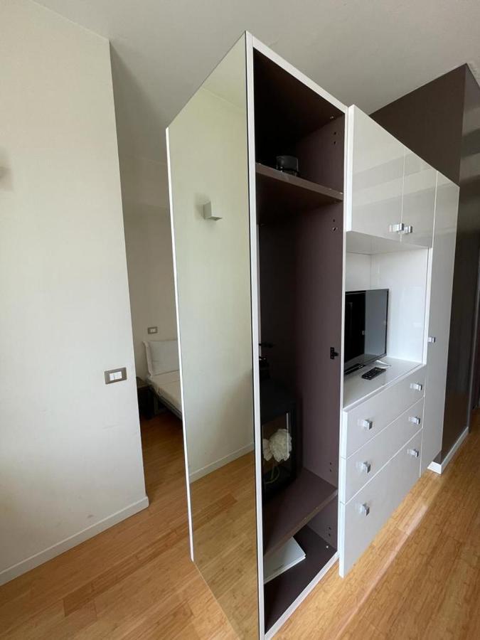 Ih Hotels Milano Centrale Guest House Buitenkant foto