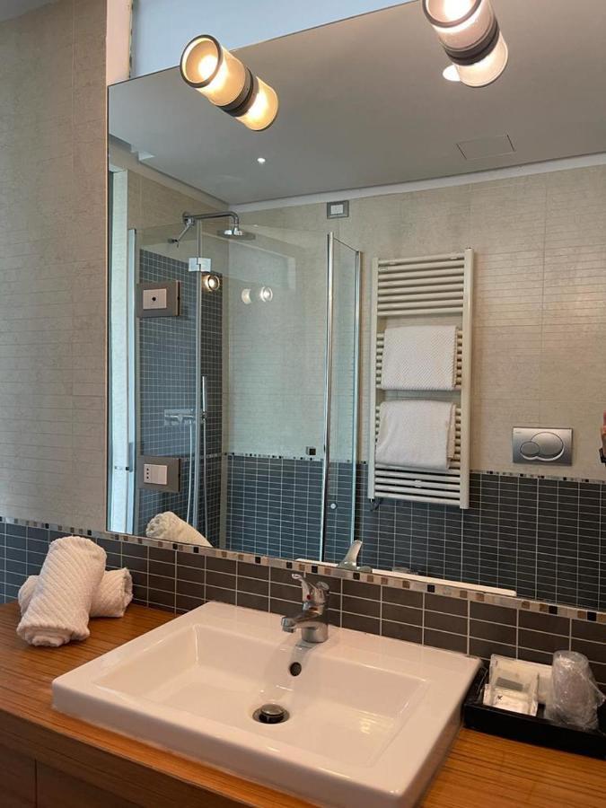 Ih Hotels Milano Centrale Guest House Buitenkant foto