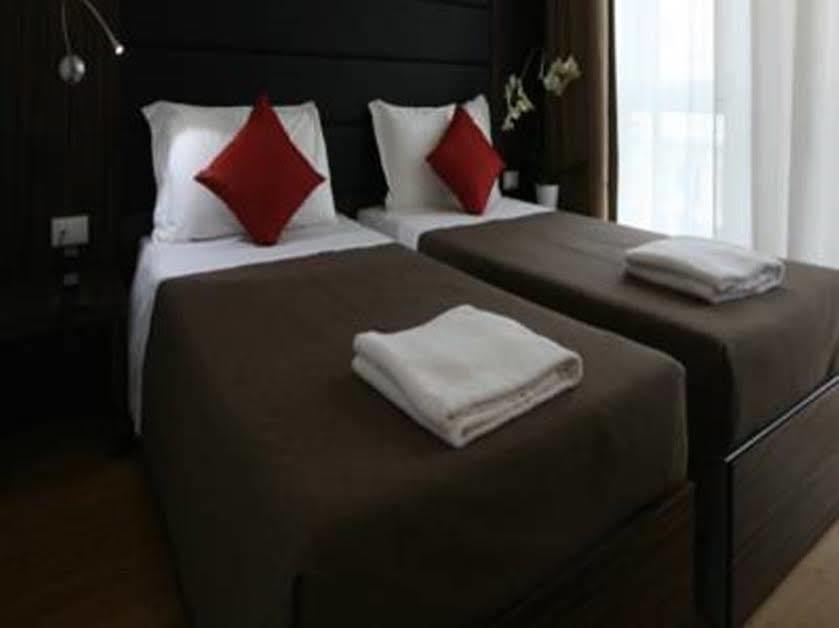 Ih Hotels Milano Centrale Guest House Buitenkant foto
